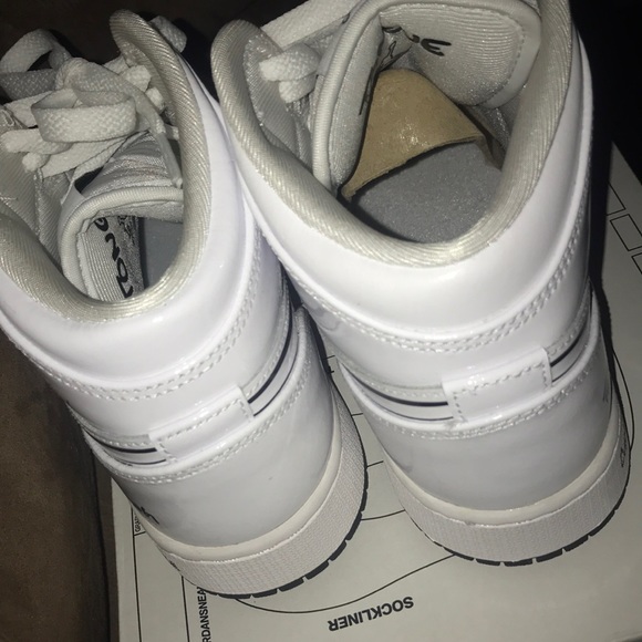 AIR JORDAN 1 MID SS (GS) - Picture 3 of 3